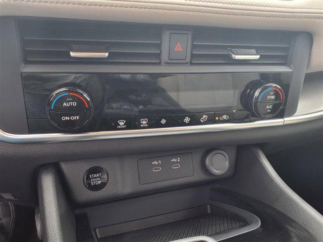Photo of 2025 Everest White Pearl Nissan Rogue