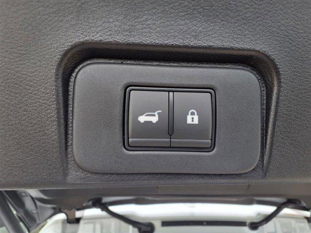 Photo of 2025 Everest White Pearl Nissan Rogue