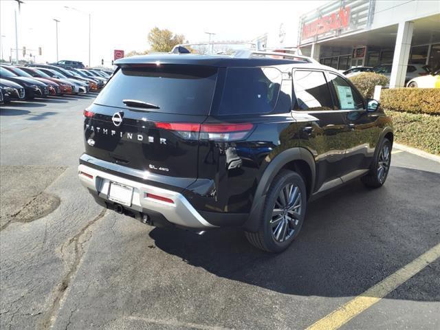Photo of 2025 Super Black Nissan Pathfinder