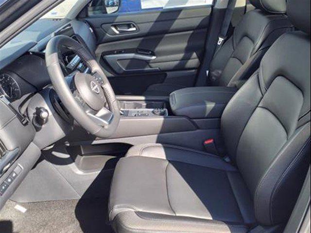 Photo of 2025 Super Black Nissan Pathfinder