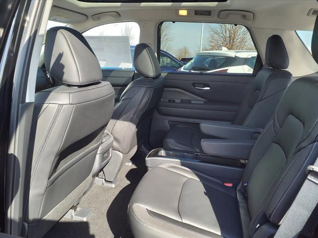 Photo of 2025 Super Black Nissan Pathfinder