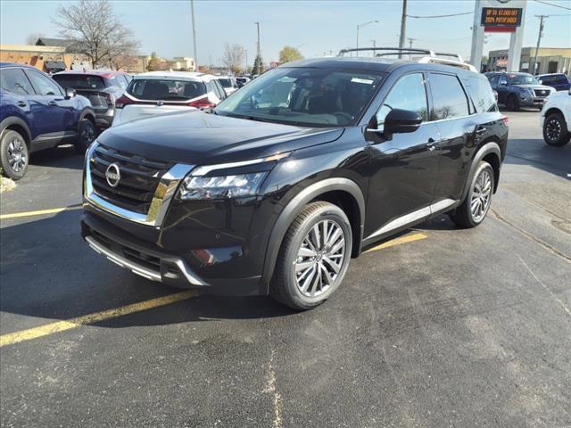 Photo of 2025 Super Black Nissan Pathfinder