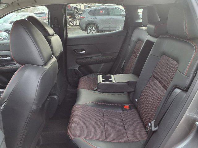 Photo of 2025 Gun Metallic/Super Black Nissan Kicks