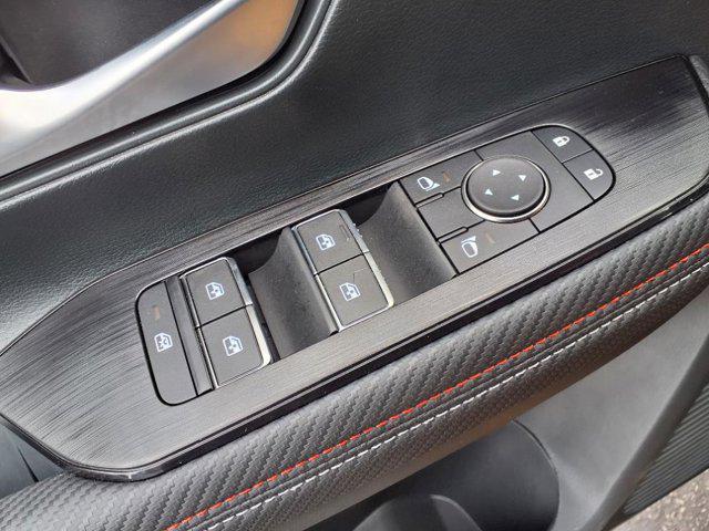 Photo of 2025 Gun Metallic/Super Black Nissan Kicks