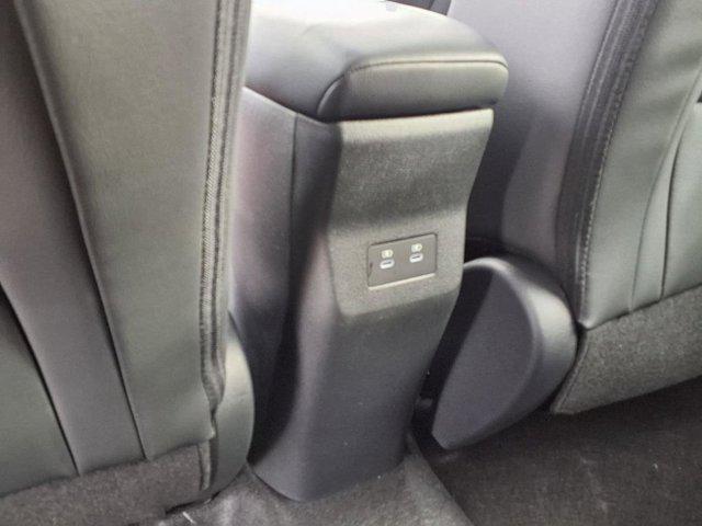 Photo of 2025 Gun Metallic/Super Black Nissan Kicks