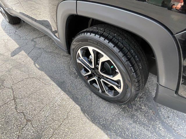 Photo of 2022 Diamond Black Crystal Pearlcoat Jeep Compass