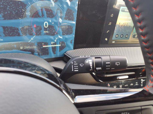 Photo of 2025 Gun Metallic/Super Black Nissan Kicks