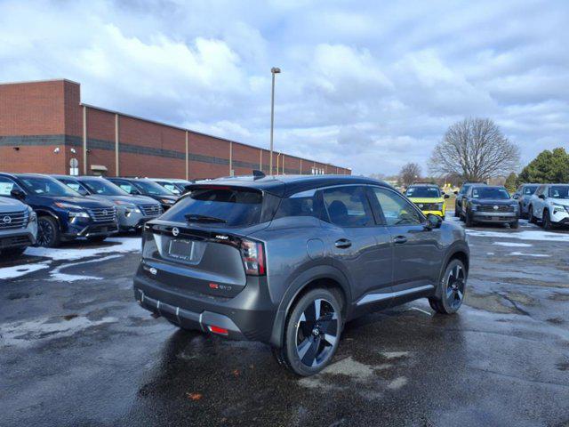 Photo of 2025 Gun Metallic/Super Black Nissan Kicks