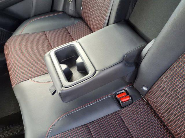 Photo of 2025 Gun Metallic/Super Black Nissan Kicks