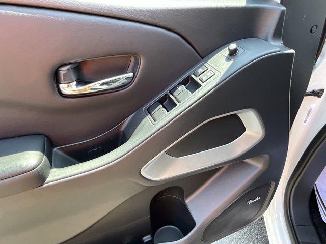 Photo of 2025 Glacier White Nissan Frontier