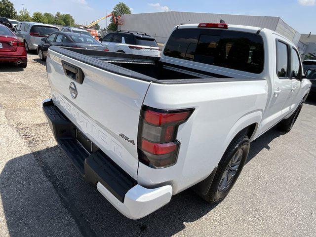 Photo of 2025 Glacier White Nissan Frontier