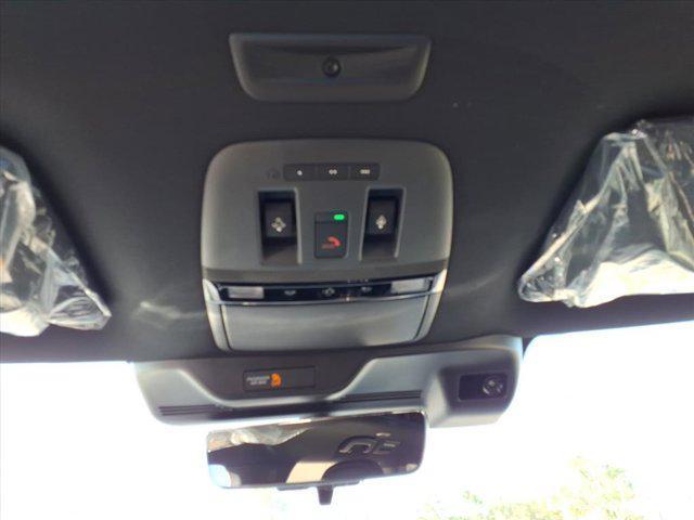 Photo of 2026 Alpine Metallic/Super Black Nissan Armada