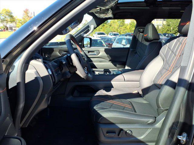 Photo of 2026 Alpine Metallic/Super Black Nissan Armada
