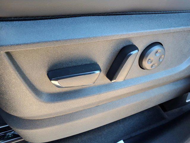 Photo of 2026 Alpine Metallic/Super Black Nissan Armada