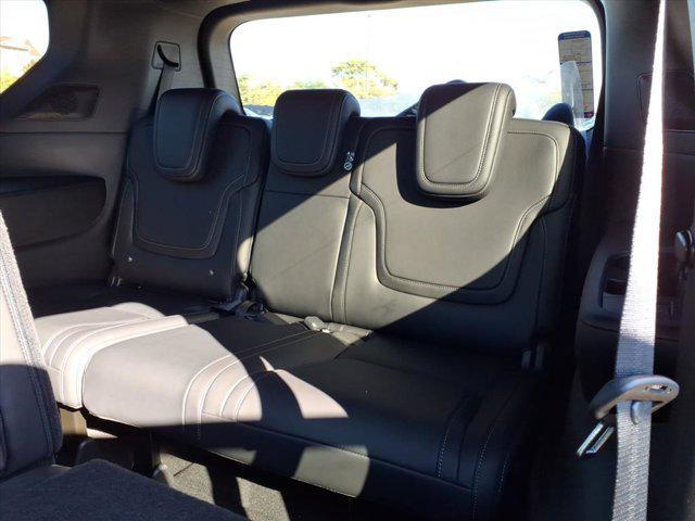 Photo of 2026 Alpine Metallic/Super Black Nissan Armada