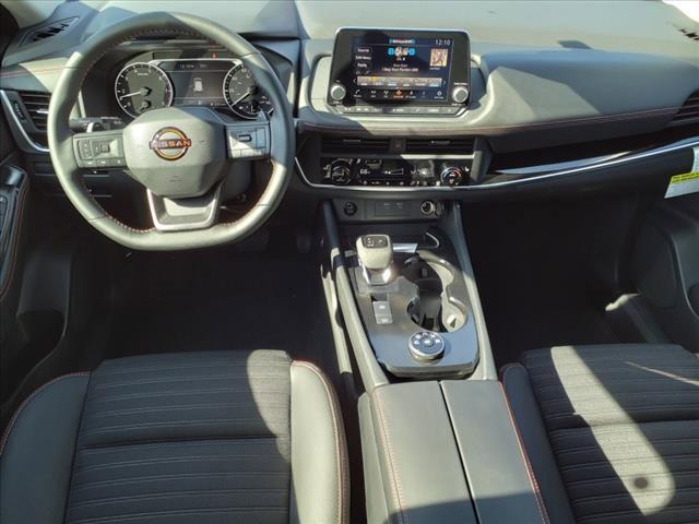 Photo of 2025 Super Black Nissan Rogue