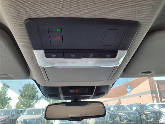 Photo of 2025 Super Black Nissan Rogue