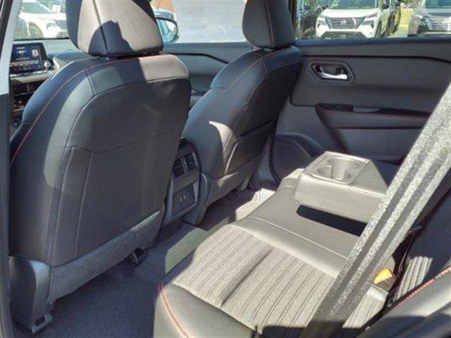 Photo of 2025 Super Black Nissan Rogue