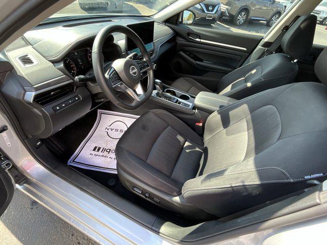 Photo of 2023 Brilliant Silver Metallic Nissan Altima