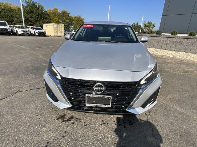 Photo of 2023 Brilliant Silver Metallic Nissan Altima