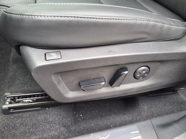 Photo of 2025 Everest White Pearl Tricoat Nissan Murano