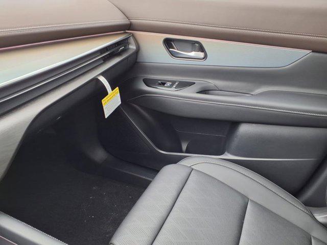 Photo of 2025 Everest White Pearl Tricoat Nissan Murano