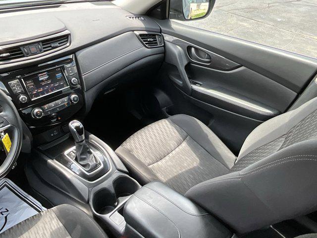 Photo of 2020 Gun Metallic Nissan Rogue
