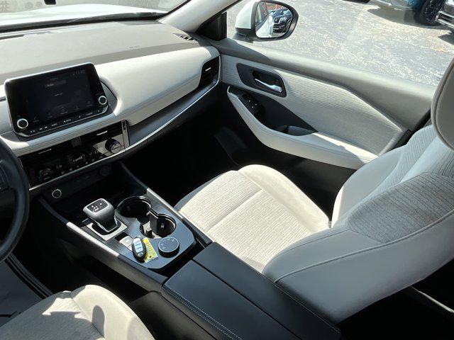 Photo of 2022 Pearl White Tricoat Nissan Rogue