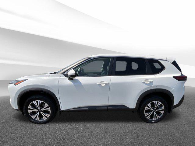 Photo of 2022 Pearl White Tricoat Nissan Rogue
