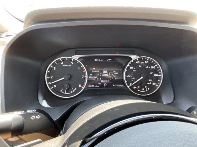 Photo of 2022 Pearl White Tricoat Nissan Rogue
