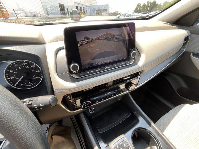 Photo of 2022 Pearl White Tricoat Nissan Rogue