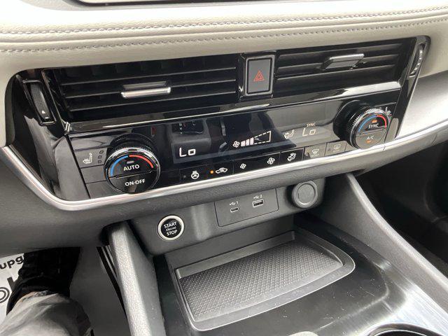 Photo of 2022 Caspian Blue Metallic Nissan Rogue