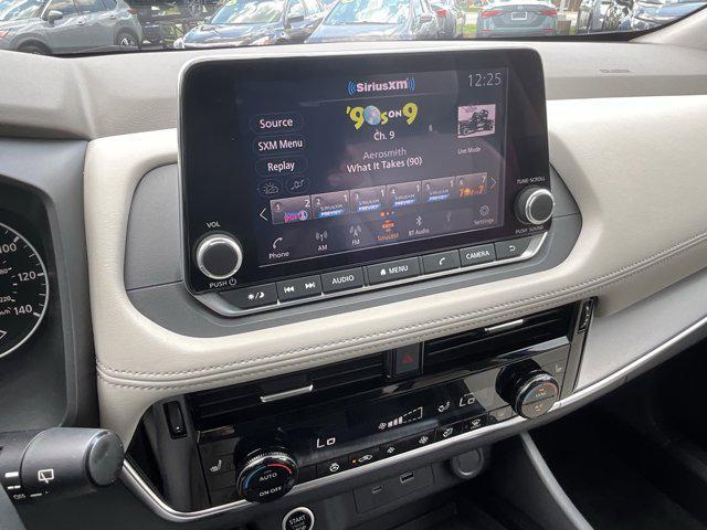 Photo of 2022 Caspian Blue Metallic Nissan Rogue