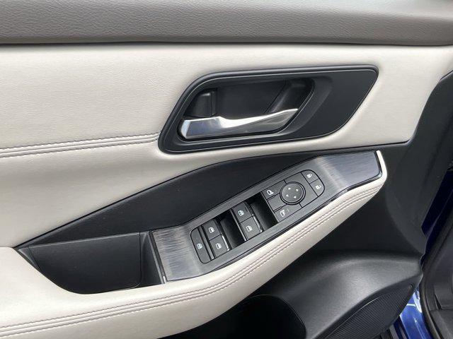 Photo of 2022 Caspian Blue Metallic Nissan Rogue