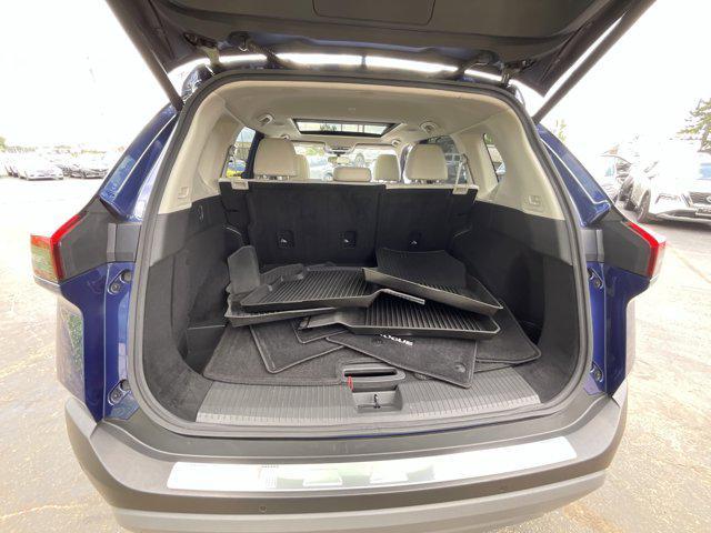 Photo of 2022 Caspian Blue Metallic Nissan Rogue
