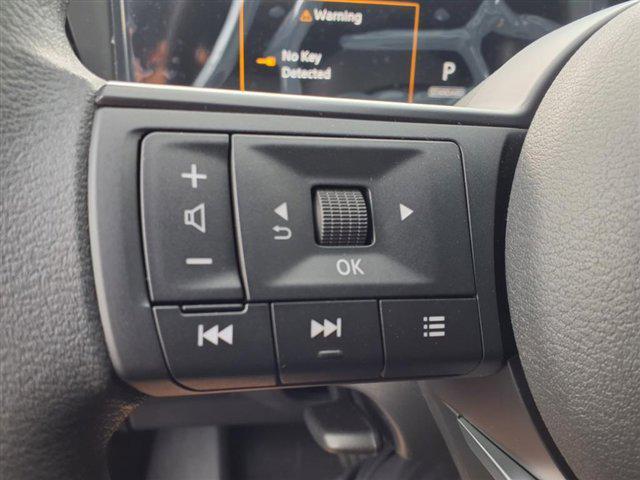 Photo of 2025 Super Black Nissan Kicks