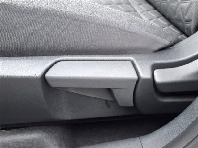 Photo of 2025 Super Black Nissan Kicks