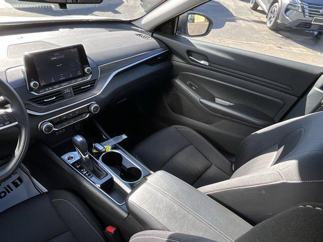 Photo of 2024 Brilliant Silver Metallic Nissan Altima
