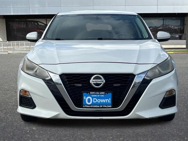 Photo of 2020 Glacier White Nissan Altima