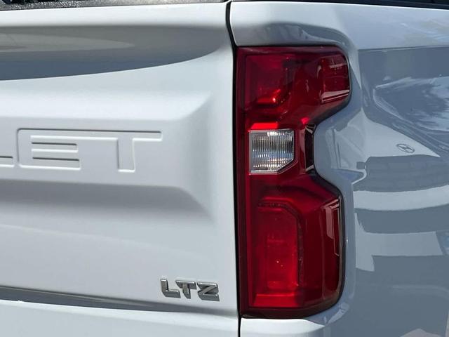 Photo of 2019 Summit White Chevrolet Silverado 1500