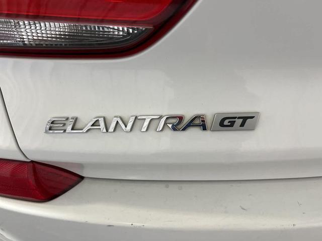 Photo of 2018 Ceramic White Hyundai Elantra GT