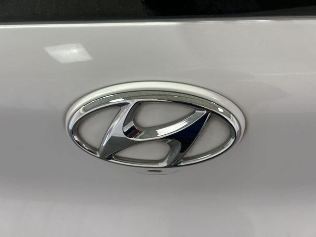Photo of 2018 Ceramic White Hyundai Elantra GT