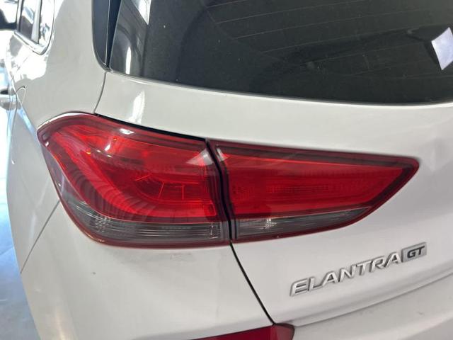 Photo of 2018 Ceramic White Hyundai Elantra GT