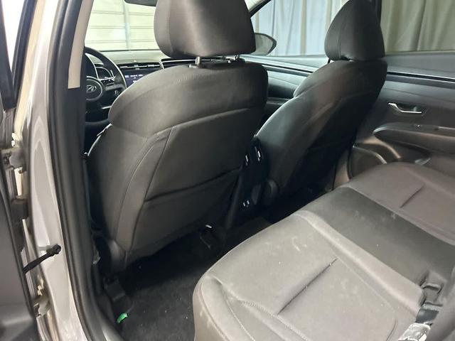 Photo of 2023 Shimmering Silver Hyundai TUCSON Hybrid