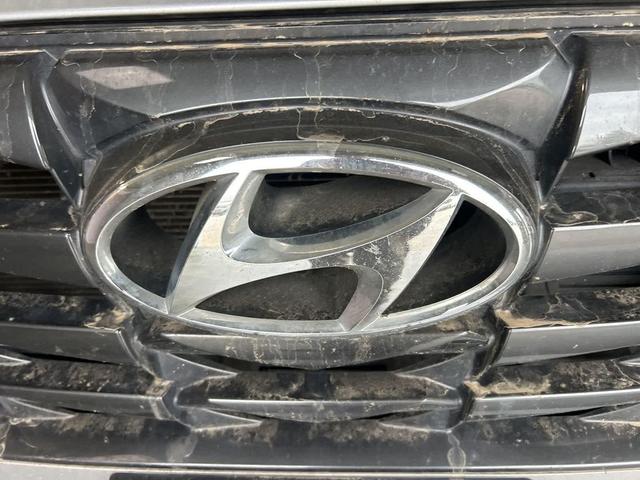 Photo of 2023 Shimmering Silver Hyundai TUCSON Hybrid