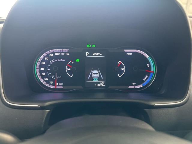 Photo of 2023 Shimmering Silver Hyundai TUCSON Hybrid