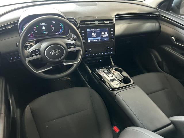 Photo of 2023 Shimmering Silver Hyundai TUCSON Hybrid