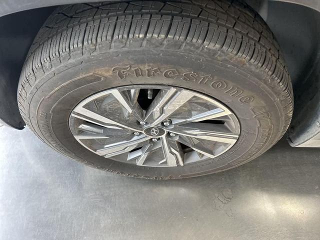 Photo of 2023 Shimmering Silver Hyundai TUCSON Hybrid