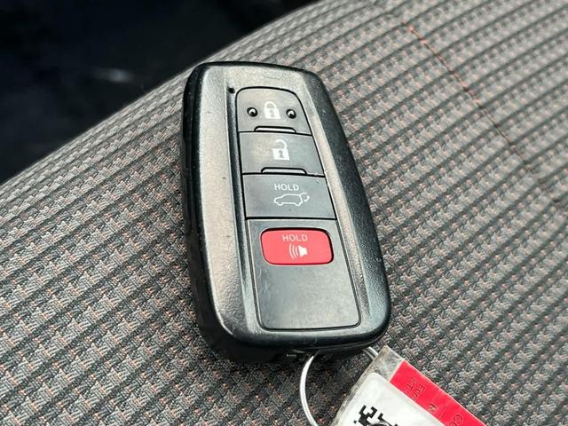 Photo of 2023 Magnetic Gray Metallic Toyota Highlander