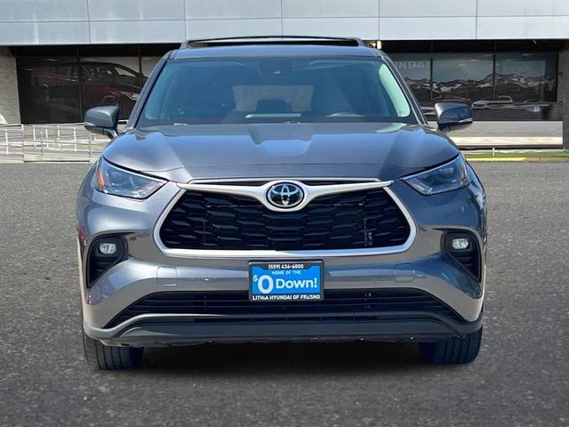 Photo of 2023 Magnetic Gray Metallic Toyota Highlander